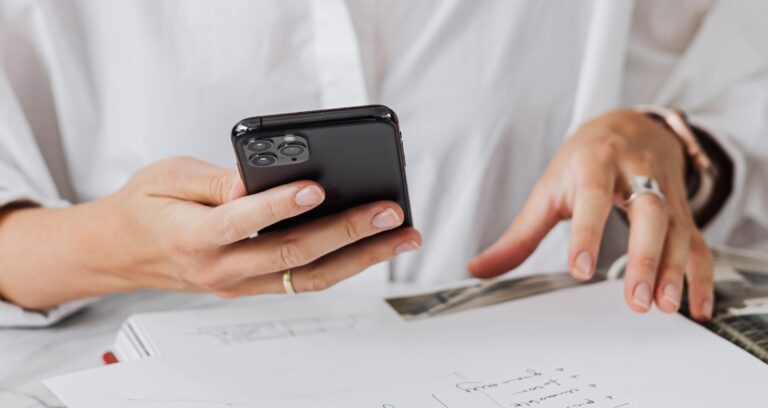comment enregistrer ses contacts sur son iphone