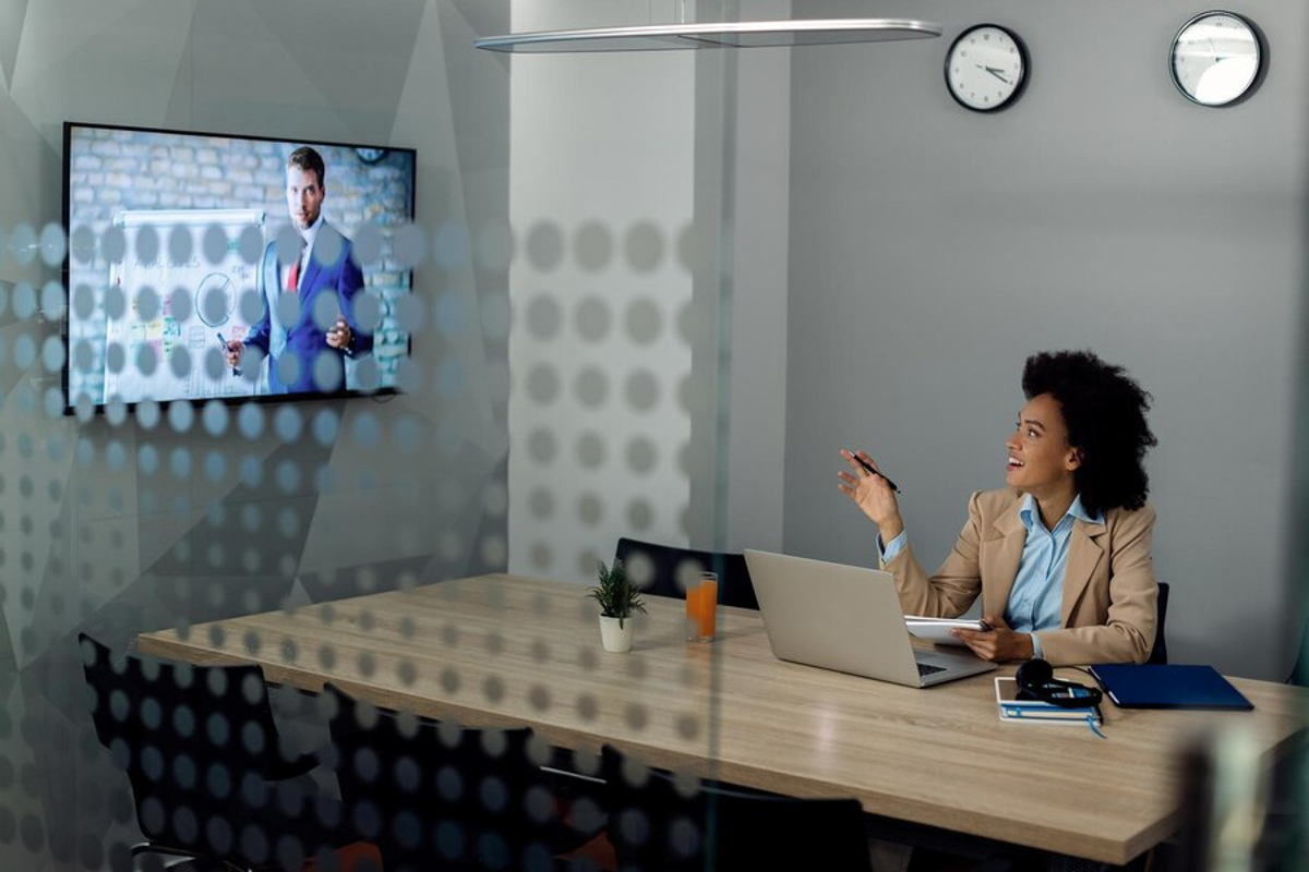 hauteur TV bureau